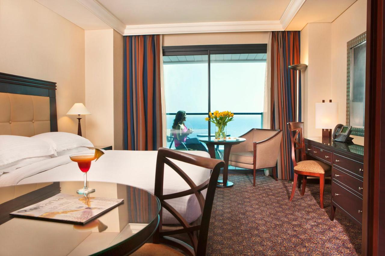 Апарт отель Raouche Arjaan By Rotana Бейрут Экстерьер фото