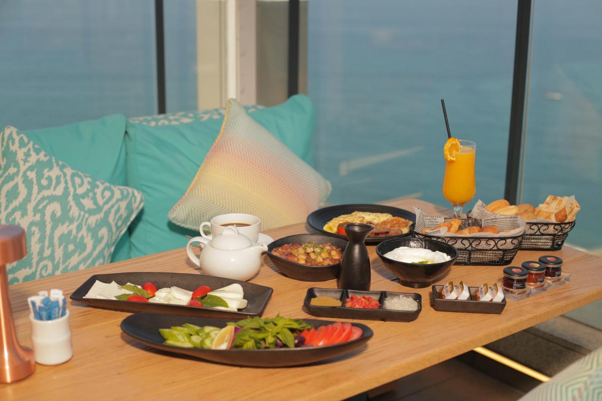 Апарт отель Raouche Arjaan By Rotana Бейрут Экстерьер фото