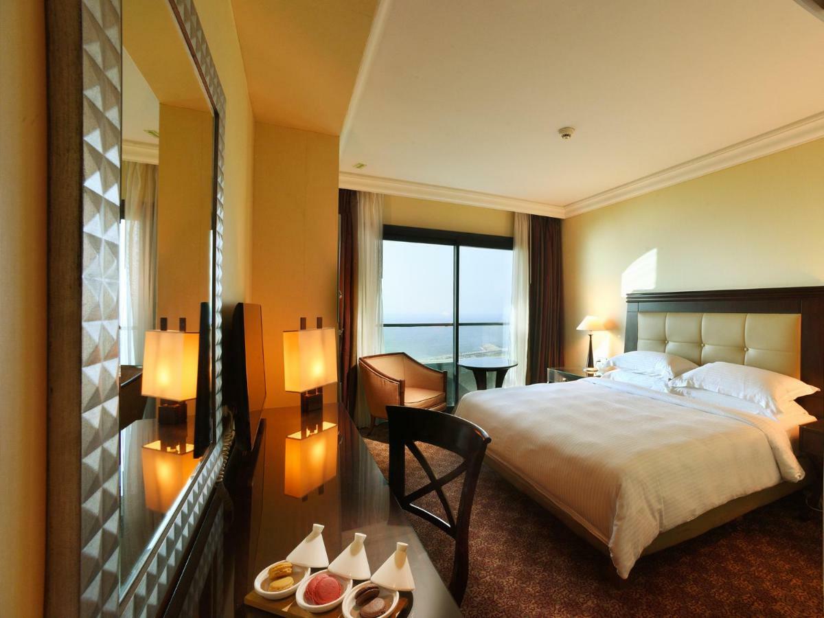 Апарт отель Raouche Arjaan By Rotana Бейрут Экстерьер фото